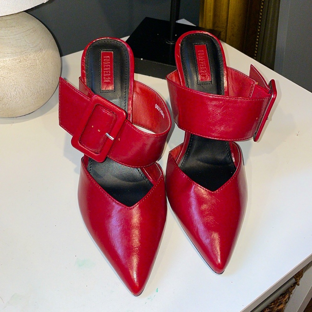 Forever 21 Red Faux Leather Mules with Buckle Detail Size 9 Like New! Super Chic - Picture 3 of 5